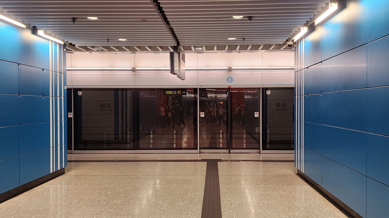 【金鐘站擴建部分#33】港鐵東鐵綫和南港島綫列車駛入和駛離金鐘站 [上午繁忙時間]。