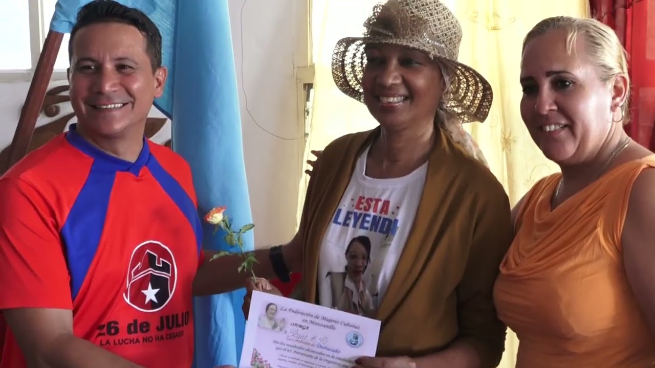 65 razones para celebrar: Las mujeres de Manzanillo rinden homenaje a la FMC