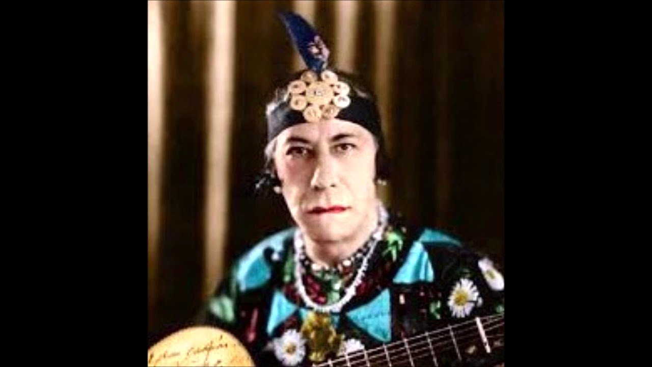 Barrios Mangoré plays  Danza Paraguaya ( 1928 )