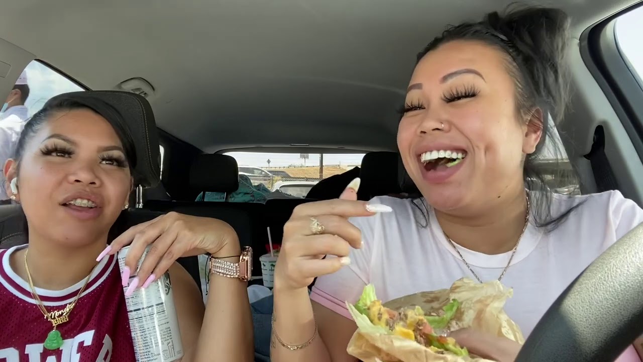 In-N-Out Mukbang в машине