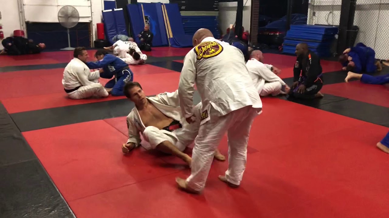 Professor Alex rolling session with Enrique Miranda