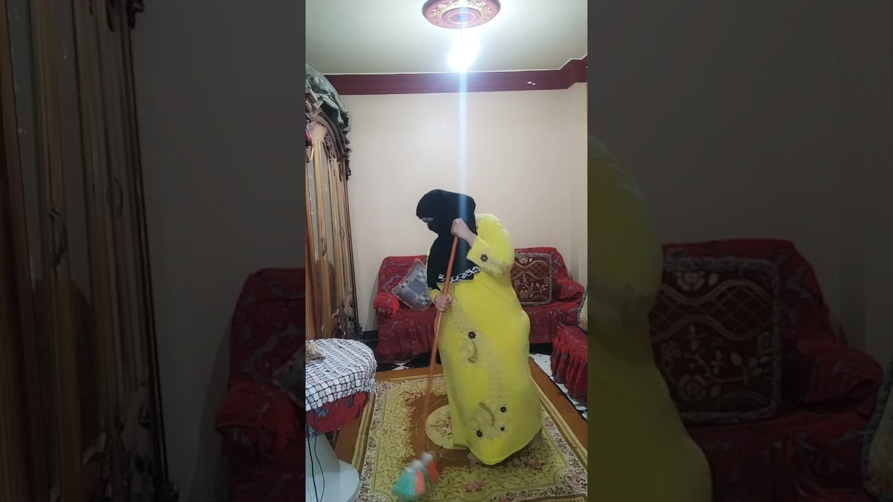 جوله.في بيتي. الست اللي شايفه.مصلحه بيتها.مع احلى كوبايه نسكافيه من يد الست المصريه
