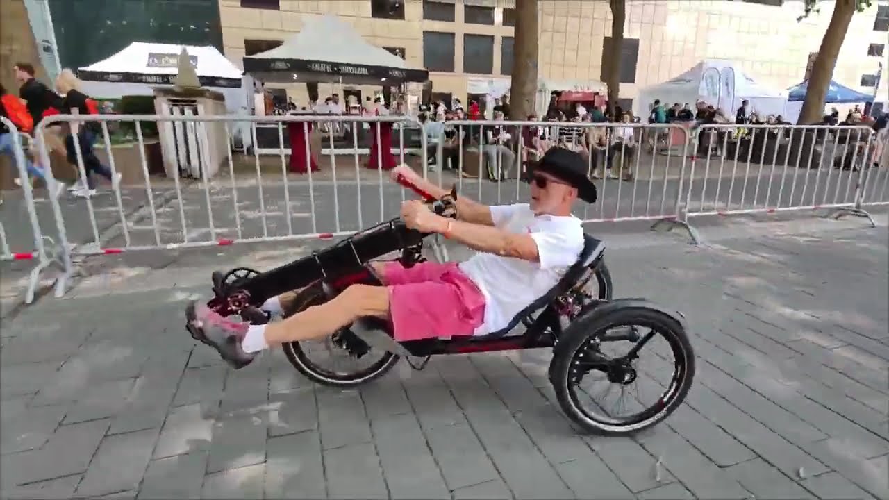 #eurobike 4-Pedal Training-Rad Varibike chainless handbike training liegerad