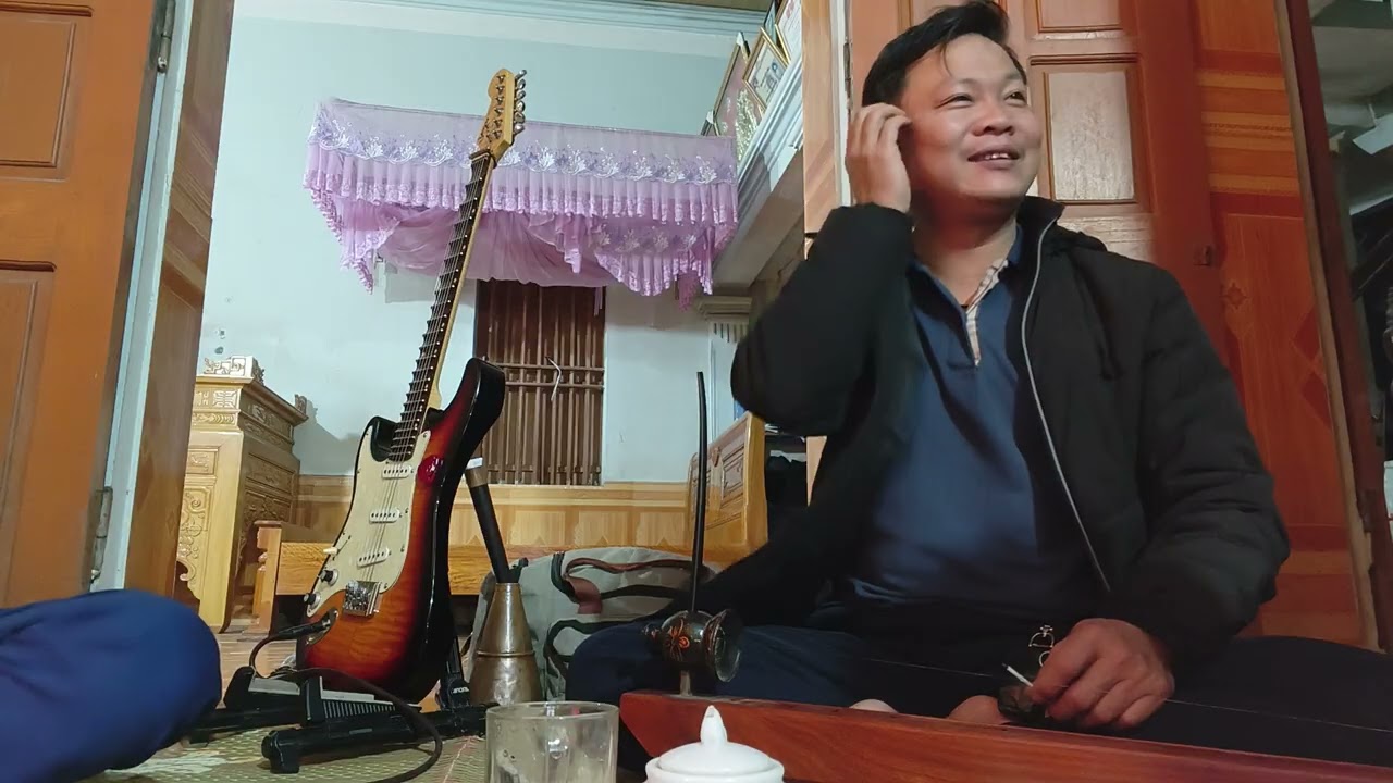 Kĩ thuật chơi đàn bầu trong nhạc hiếu cả nhà nhé 