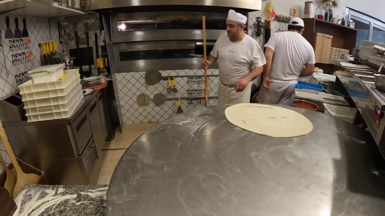 PIZZAIOLO MARIO PETROLO  