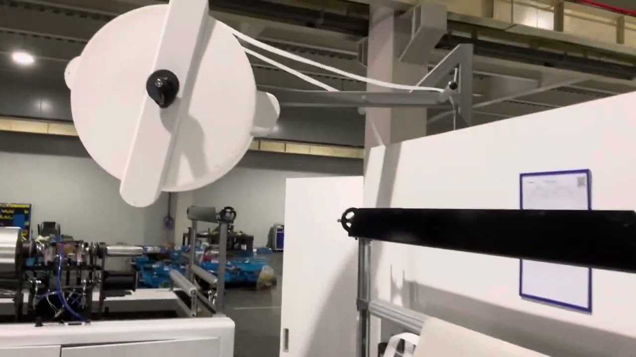 XB800 Oyang 5 in 1 Non Woven Box Bag Making Machine 