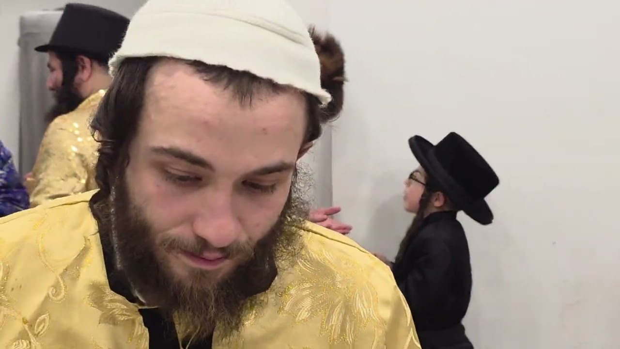פורים אצל חצר הקודש זלוטשוב