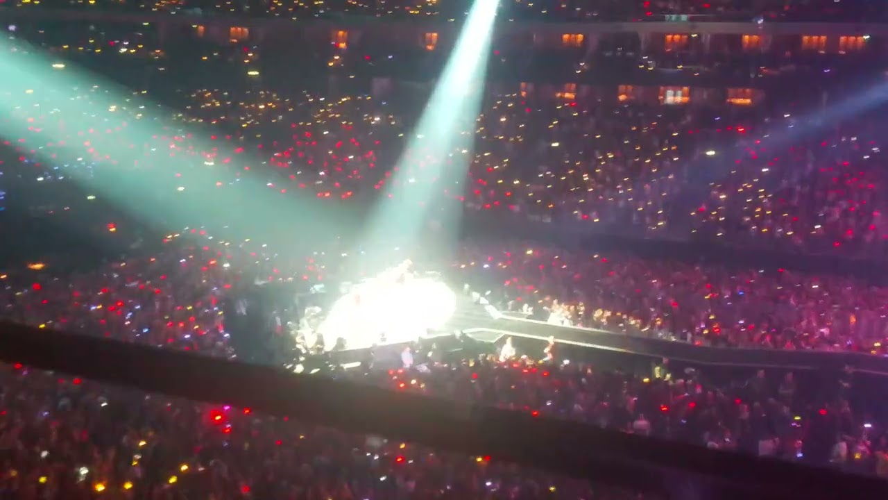 BTS - Love Yourself Tour - Berlin 17.10.2018 | Ending Ment [4K]