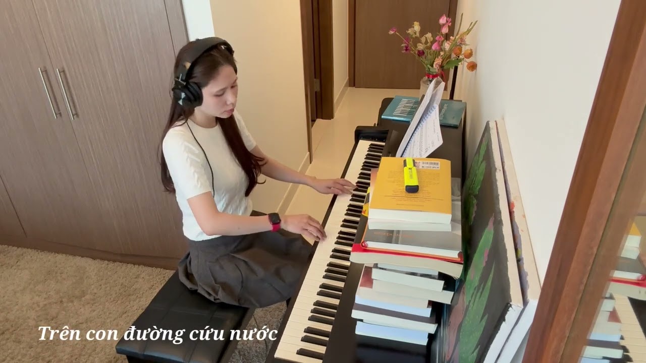 Viet Tiep Cau Chuyen Hoa Binh Piano | Nguyễn Văn Chung