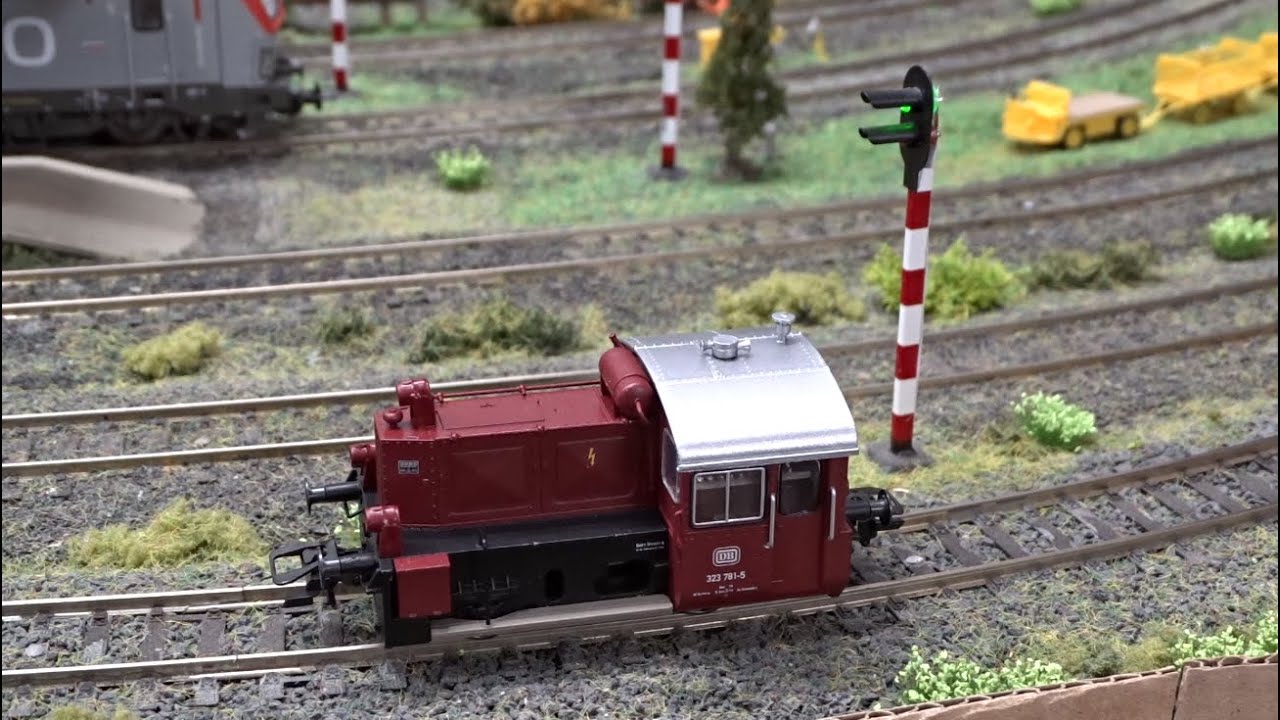 Okiem na makietę - lokomotywa manewrowa BR 323 firmy TRIX