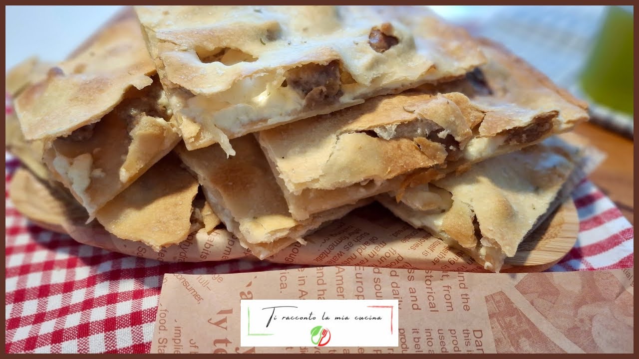 FOCACCIA SENZA LIEVITO FARCITA CON SALSICCIA E STRACCHINO | Facile gustosa e veloce da preparare
