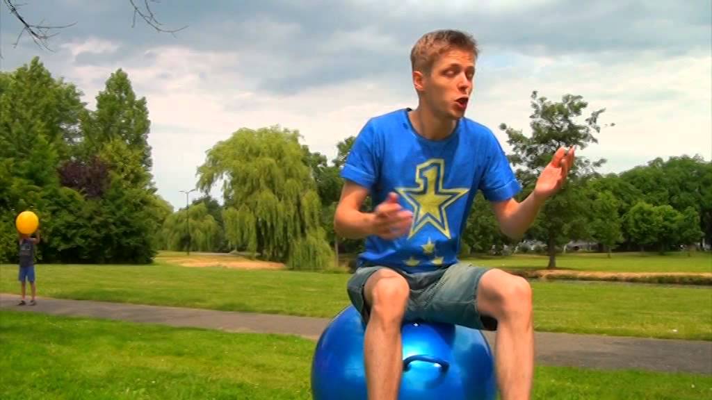 Julie Ed en de Rest - Skippybal (2015)