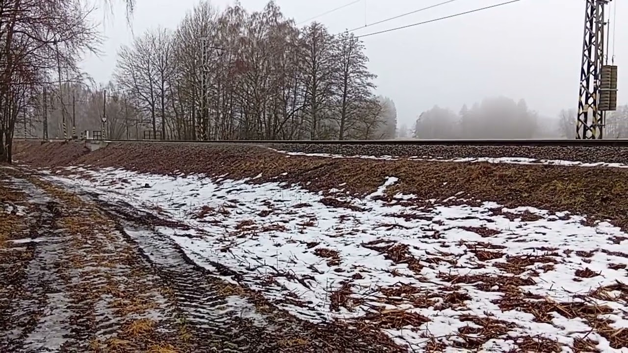 Rychlík (R 655 Rožmberk) u železniční stanice Popelín směr Plzeň hlavní nádraží 