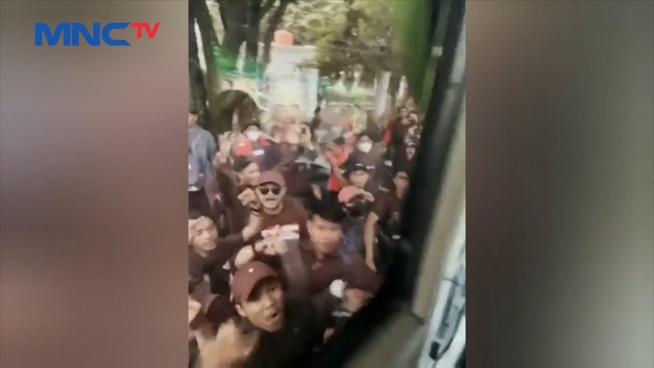 Memalukan! Suporter Timnas Indonesia Serang Bus Pengangkut Timnas Thailand #LintasiNewsMalam 29/12
