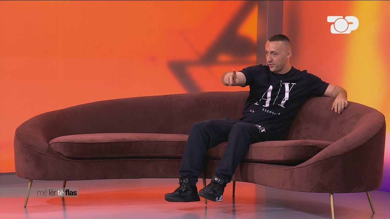 G-Bani zbulon vajz&euml;n q&euml; i ka dedikuar k&euml;ng&euml;n ikonike &ldquo;T&euml; dua&rdquo; &ndash; M&euml; l&euml;r t&euml; flas