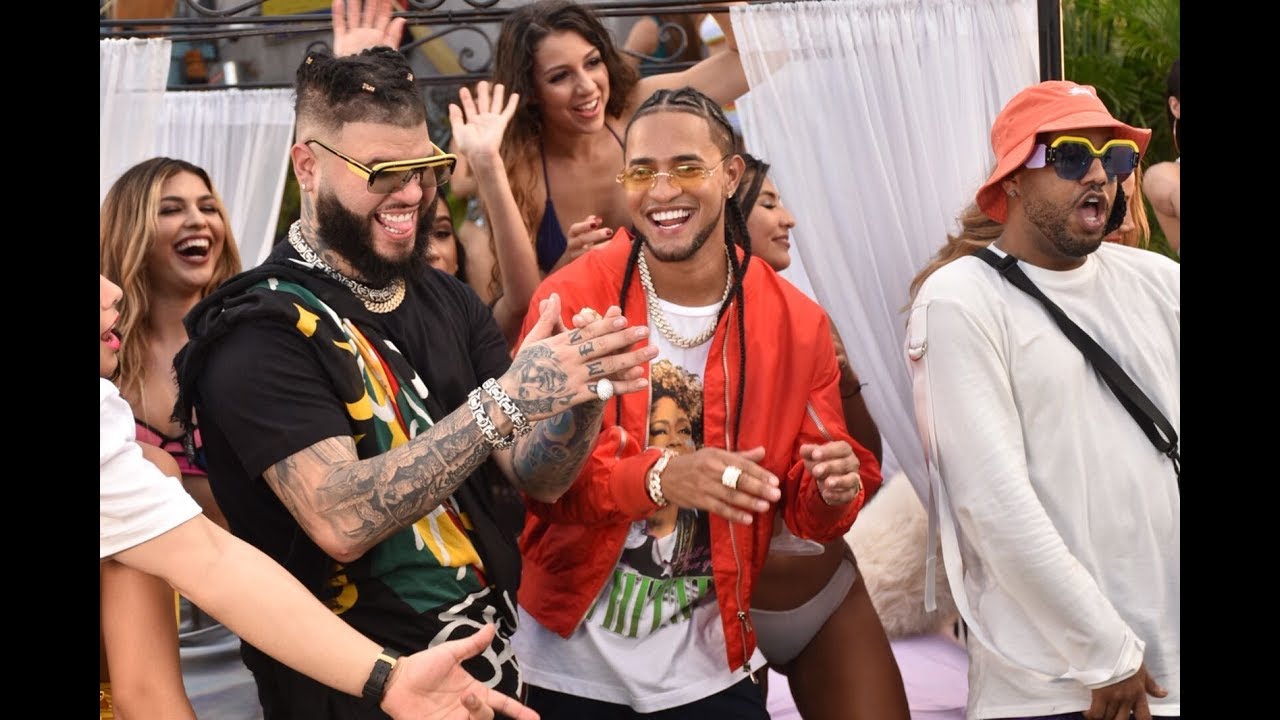 Mujeres (Remix) - Mozart La Para, Justin Quiles, Farruko, Jowell y Randy (Video Oficial)