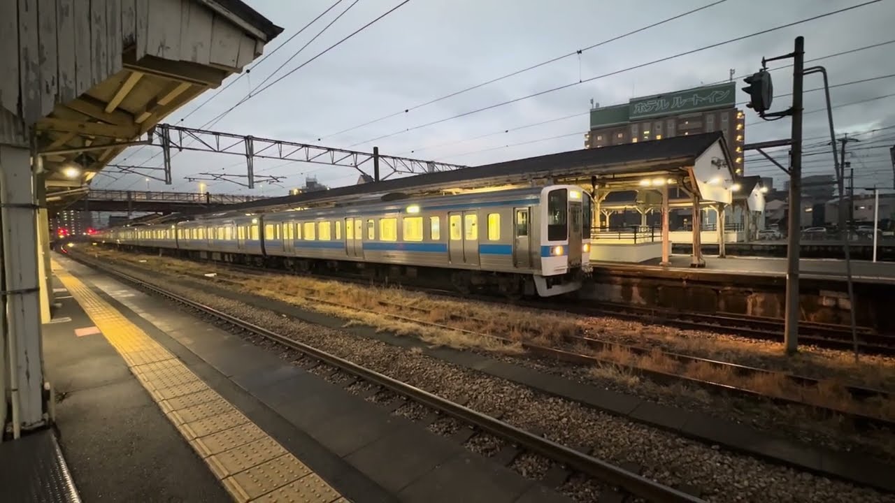 JR九州415系8両 普通小倉行 鳥栖駅発車