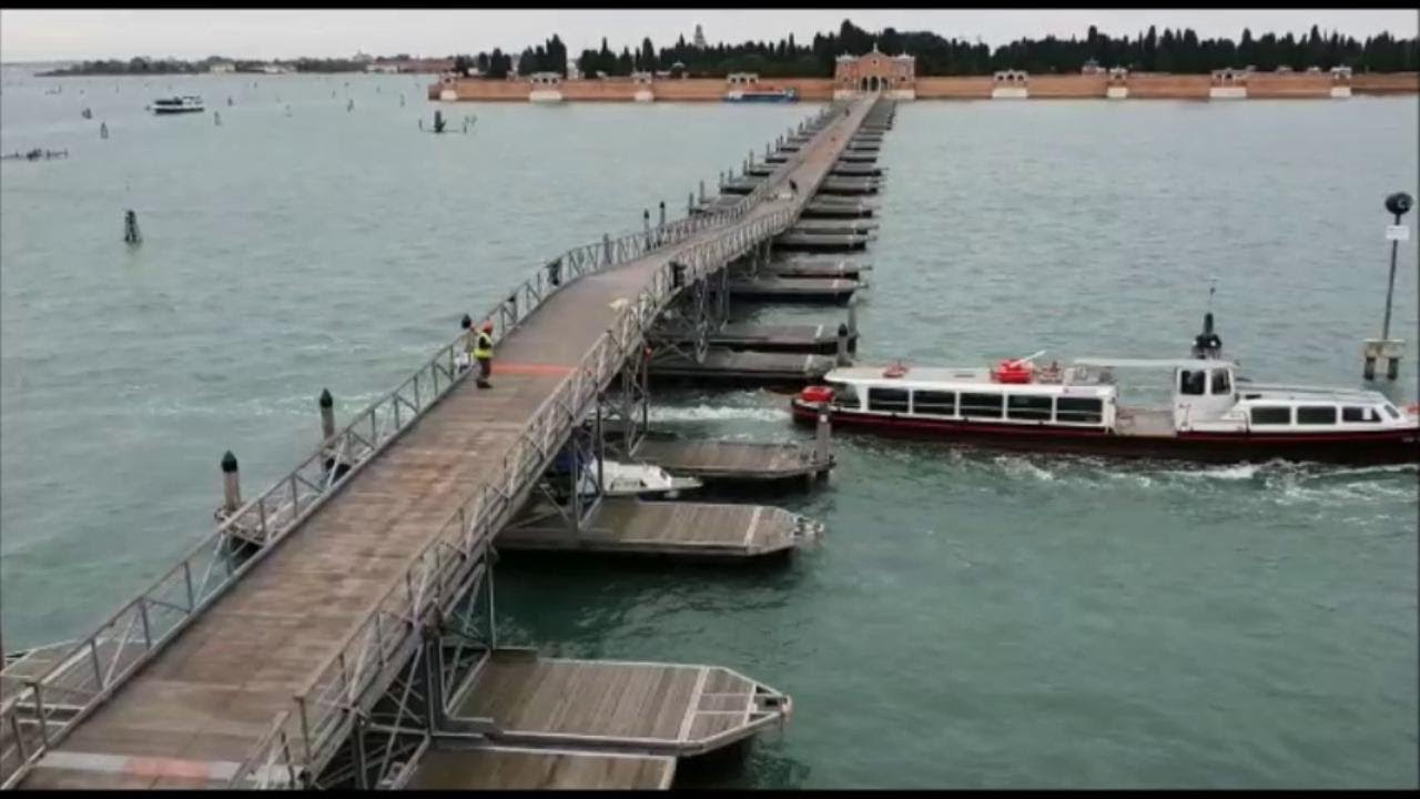 Venezia, un ponte per collegare la città all'isola del Cimitero San Michele