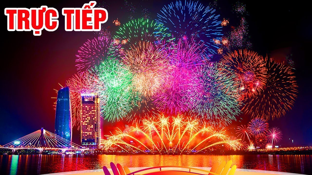 Pháo hoa đêm giao thừa đón mừng năm mới Tết Nguyên Đán Giáp Thìn 2024