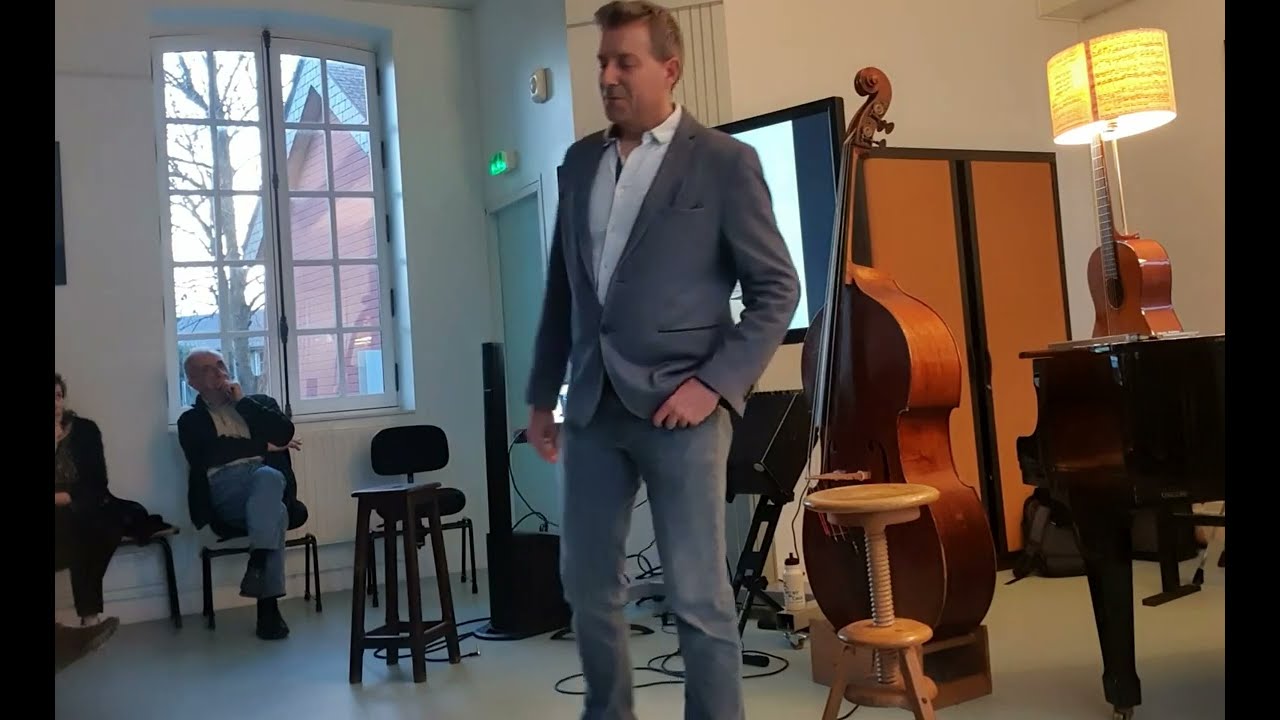 Raconter l'histoire du jazz avec une  contrebasse