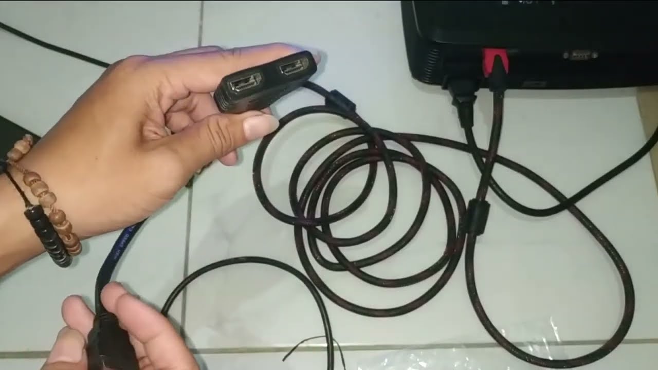 Membuat tiga tampilan berbeda ke Monitor, Proyektor dan Laptop dengan HDMI Splitter