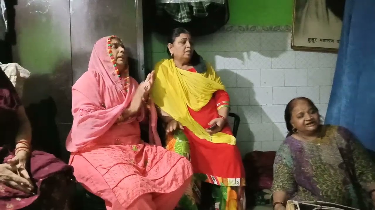 #FamilyBhajan #RamBhajan #Viral #Shorts #Devotional #Spiritual #Satsang #IndianTradition