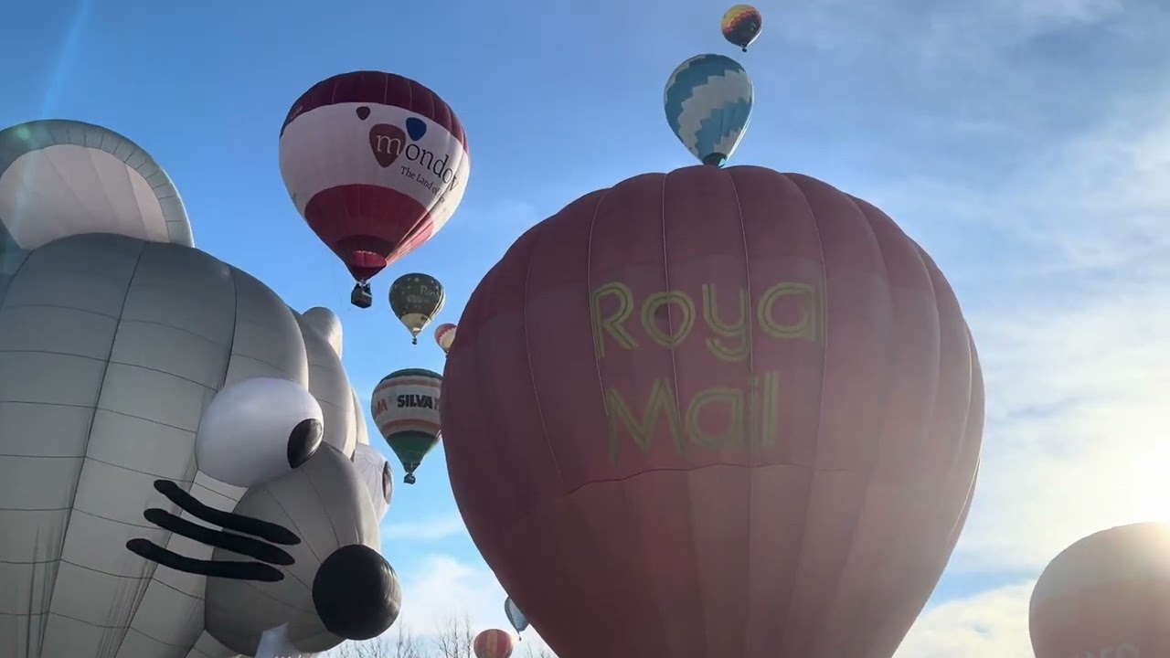 Raduno internazionale mongolfiere a Mondovì