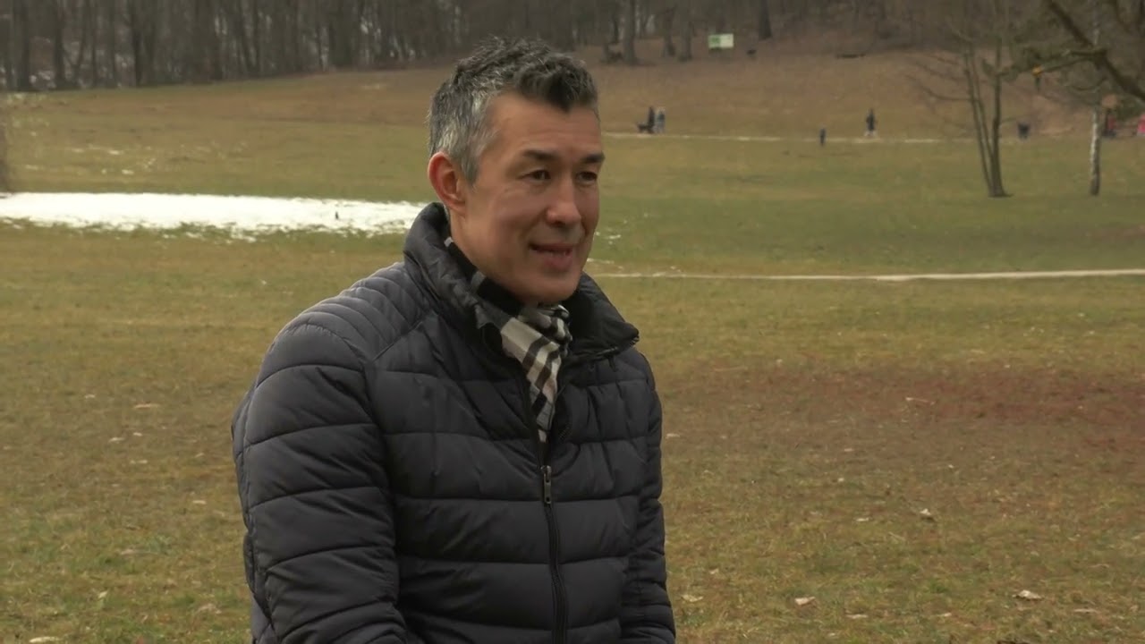 Oddaja Štiri tačke   februar 2022   Taiji Tokuhisa in kuža Čin