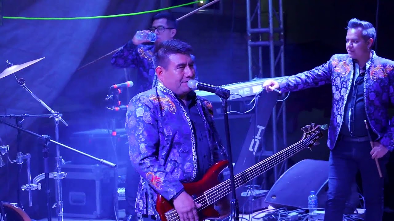 Grupo Soberano de tierra Mixteca en concierto desde Ahuejutla Peras