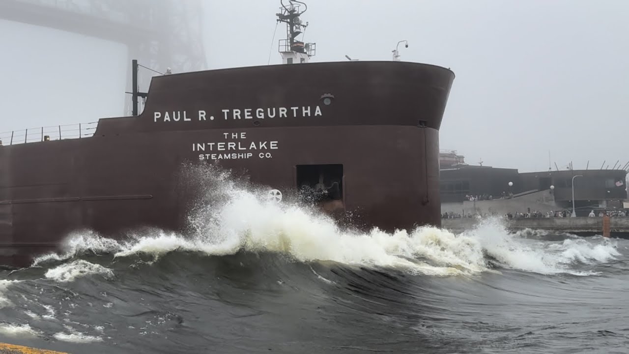 Waves, Wind and Dense Fog Vs the World’s Largest Freshwater Ship in the Duluth Canal