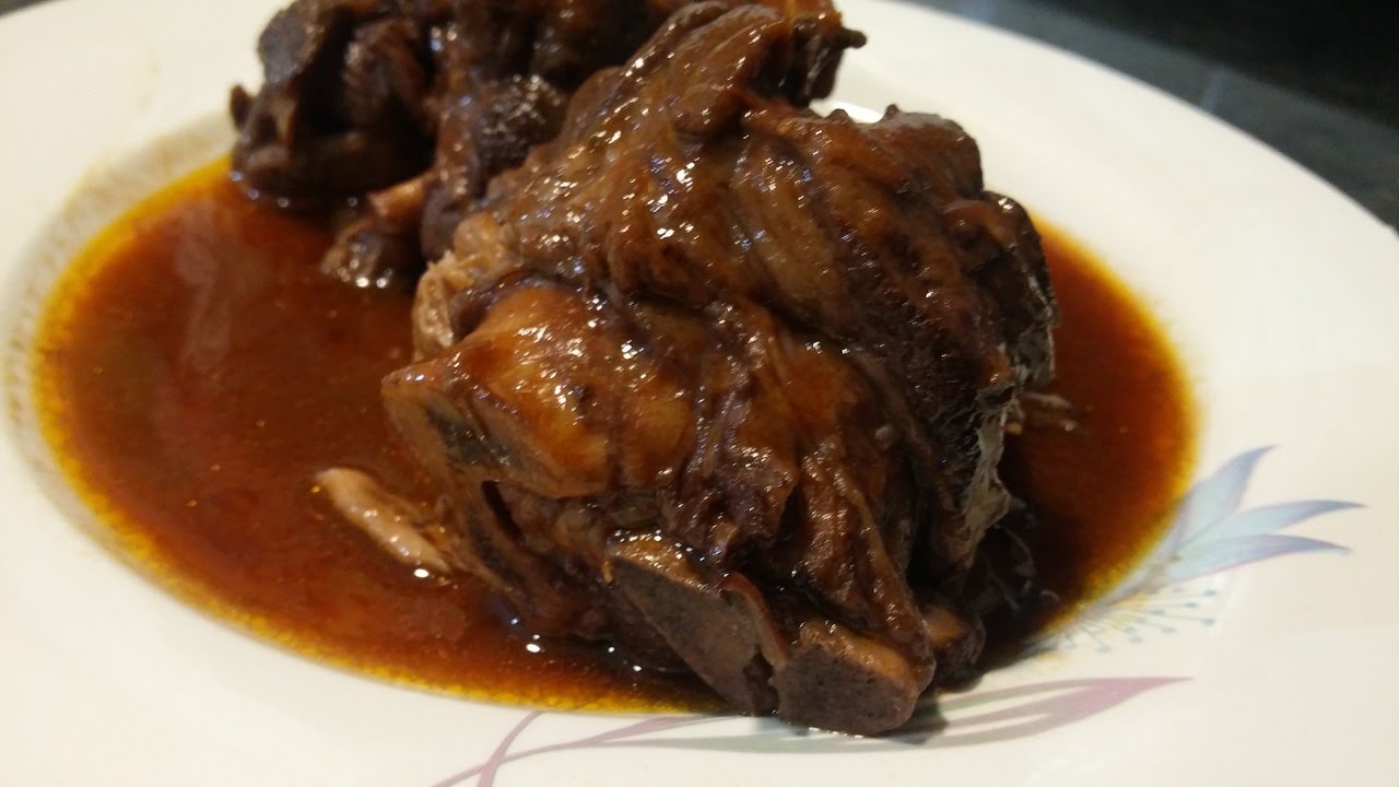 Cómo hacer garretas o jarretes de cordero al vino tinto, en olla rápida, al estilo de Mariaje
