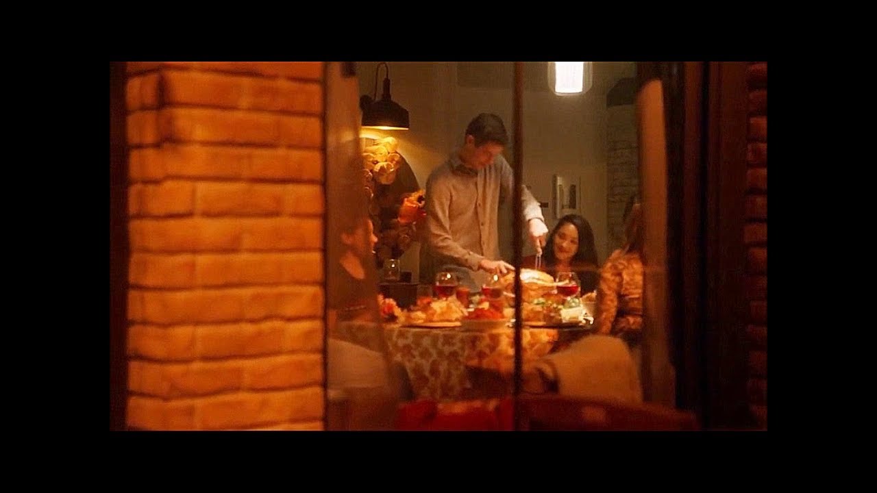 Cena de Acción de Gracias - Barry, Iris, Nora, Caitling, Cisco... - THE FLASH 5X07