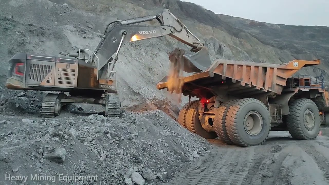 Volvo EC950E Crawler Excavator Small Bucket Loading A 200 tons Belaz It Took Eternity
