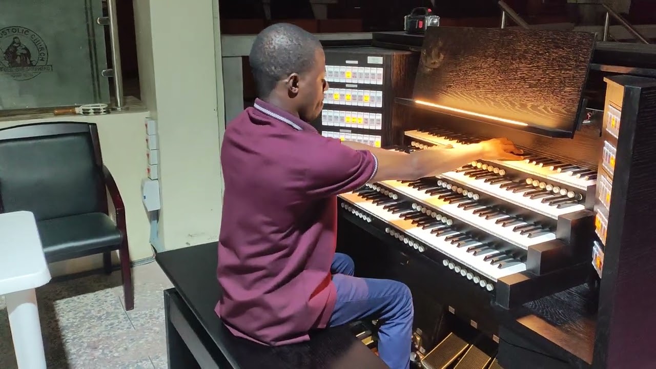 ALTUS VALDE @ CAC Yaba: &ldquo;Amazing Grace&rdquo; played by Joshua Oyekanmi