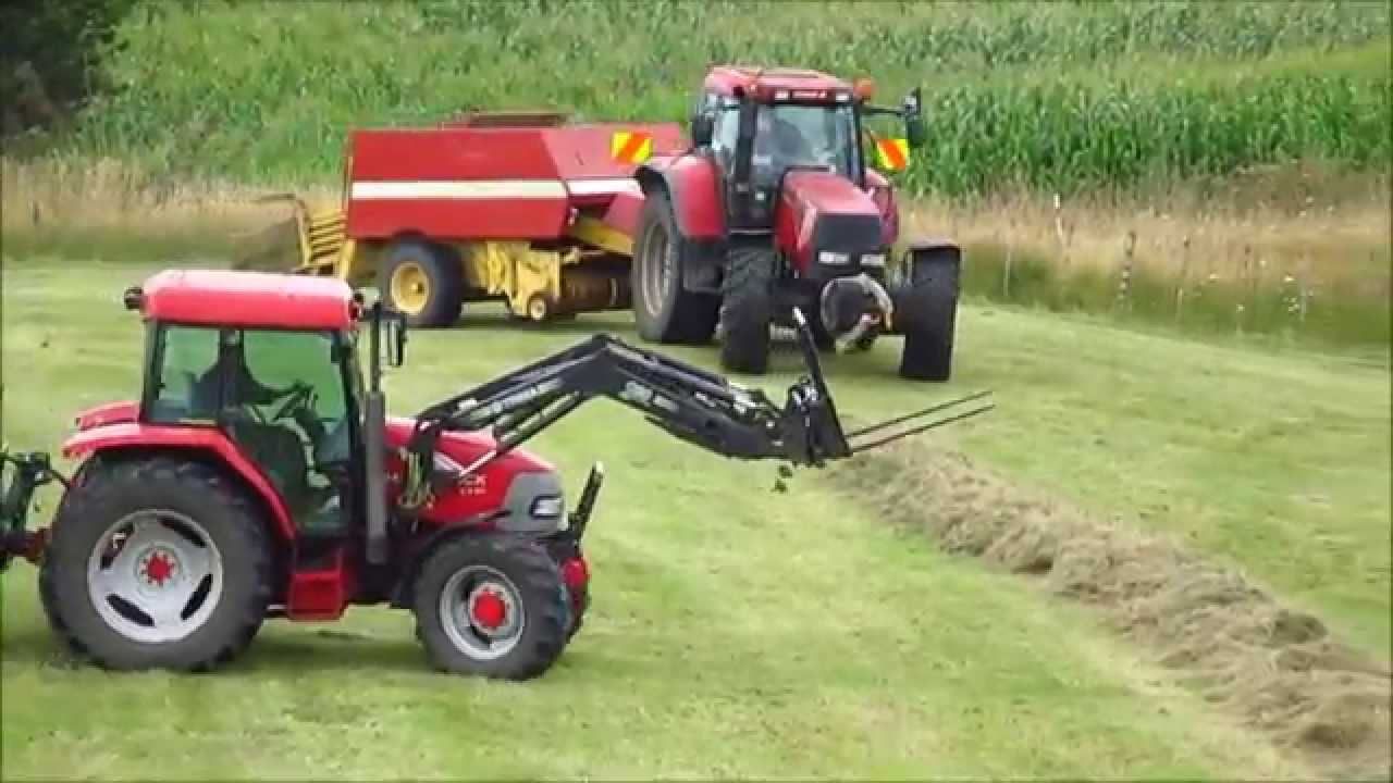 NH D1000 hay bailing with cvx 130