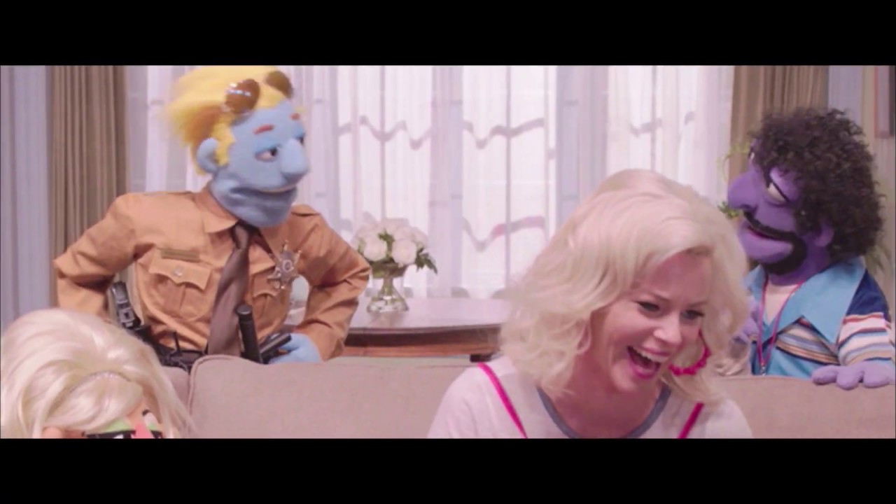 Exclusive - The Happytime Murders Gag Reel