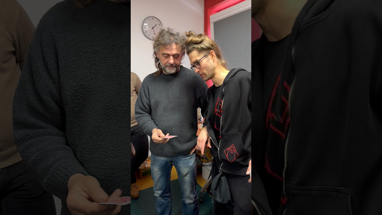 A mówili że jestem spostrzegawczy 😂😅😂 Pan Adam Miszcz!🤭