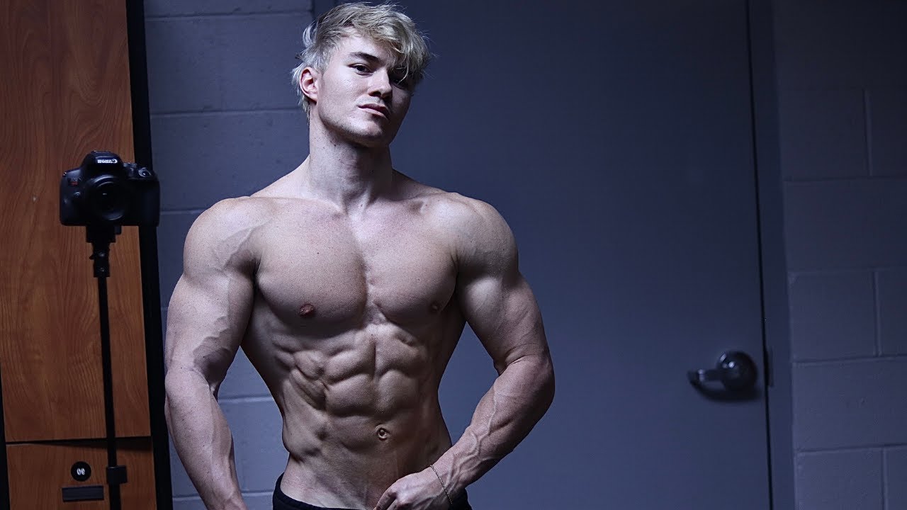 What I eat to stay LEAN year-round | Arm Day