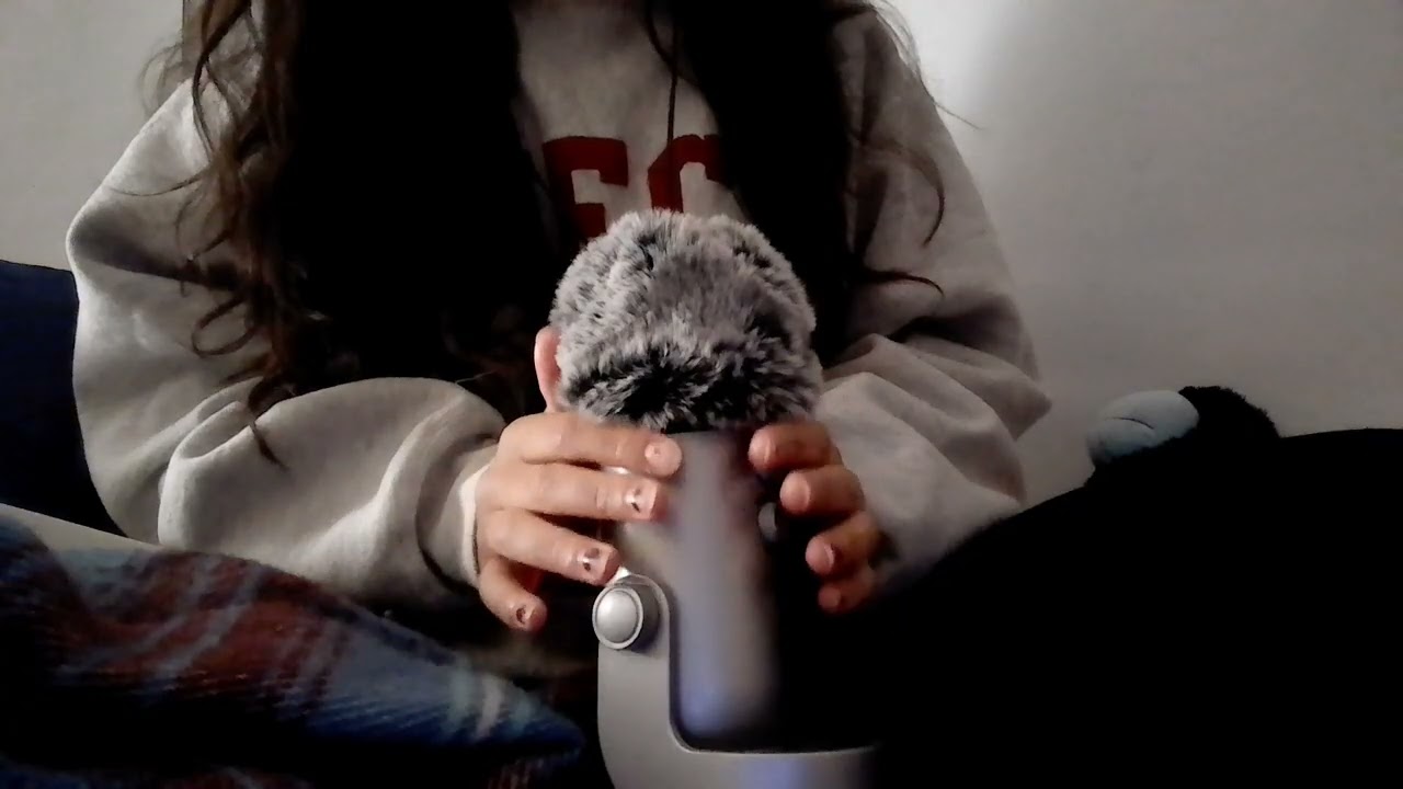 My first attempt at ASMR (mic touching and sewing kit sounds)