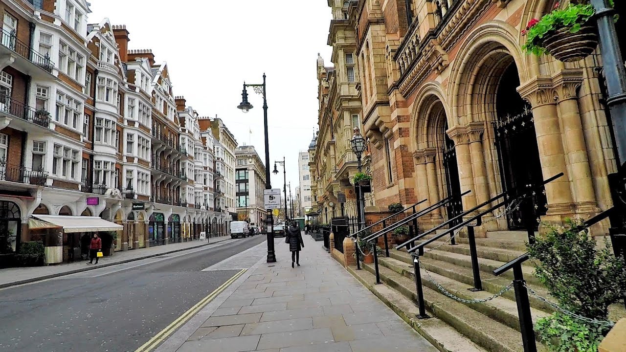 London Mayfair. Walk Around from Park Street to Regent Street