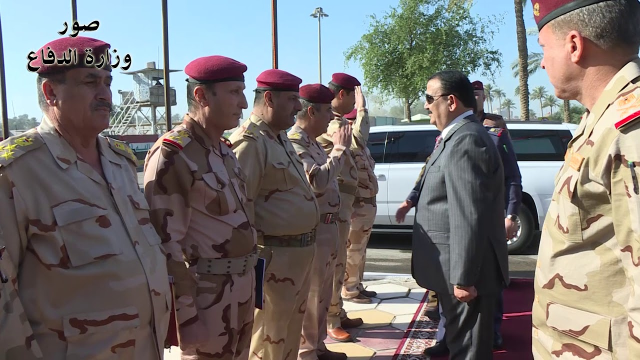 وزير الدفاع يزور مديرية الاستخبارات العسكرية ويشدد على ضرورة استمرار الجهد حتى اكمال النصر النهائي