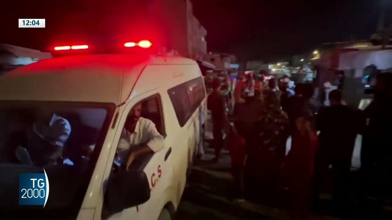 Festeggiamenti a Gaza per l'accordo di pace. Migliaia di persone in piazza