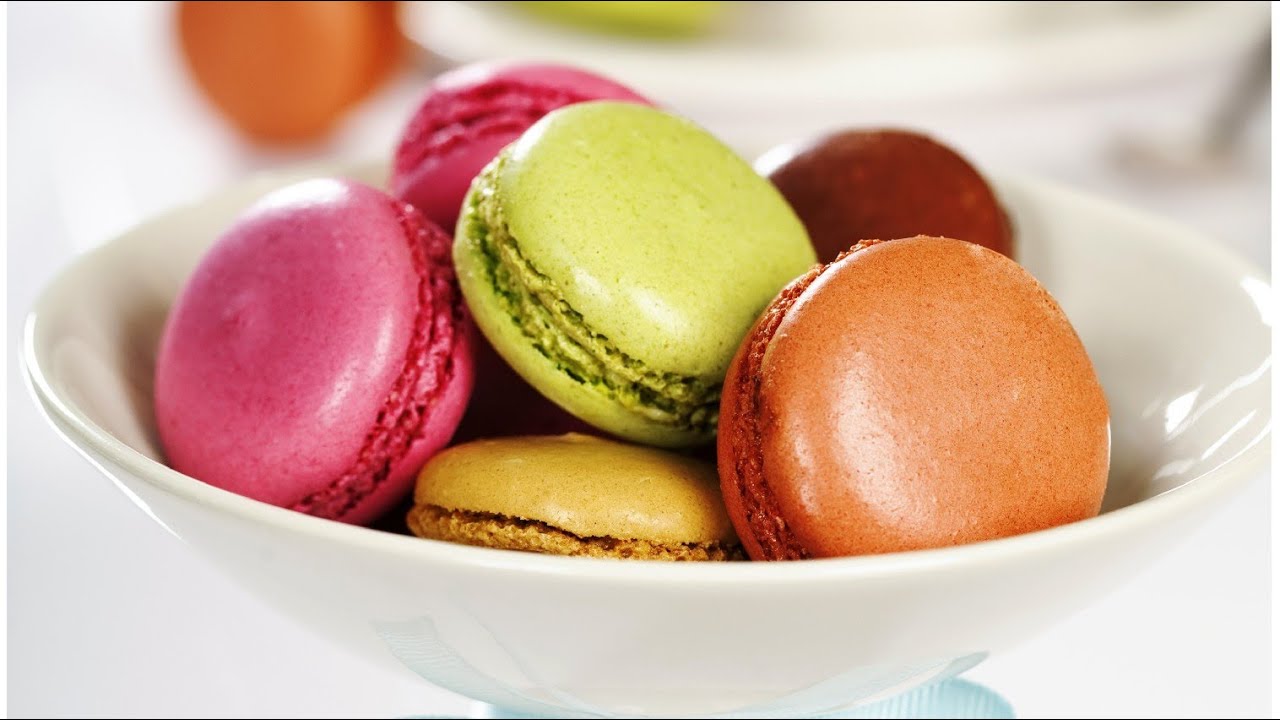 HOW TO MAKE FRENCH MACARONS - RECIPE