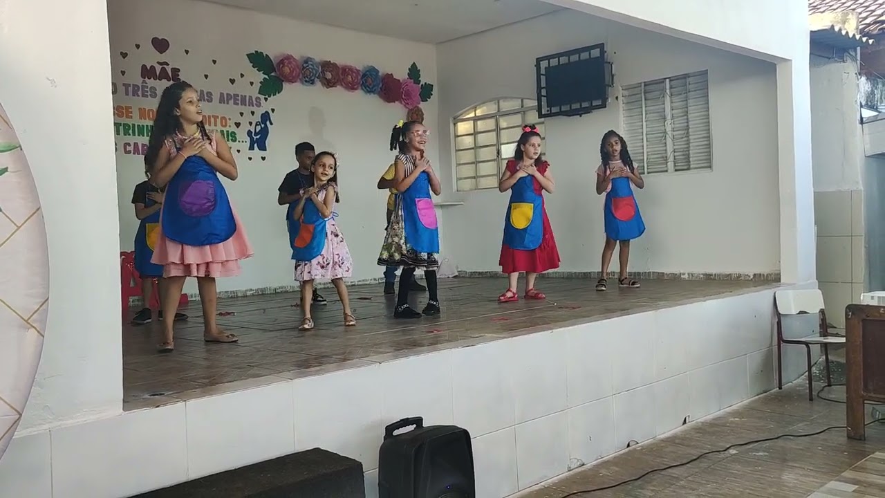 Apresentação Dia das mães - Sandy e Júnior