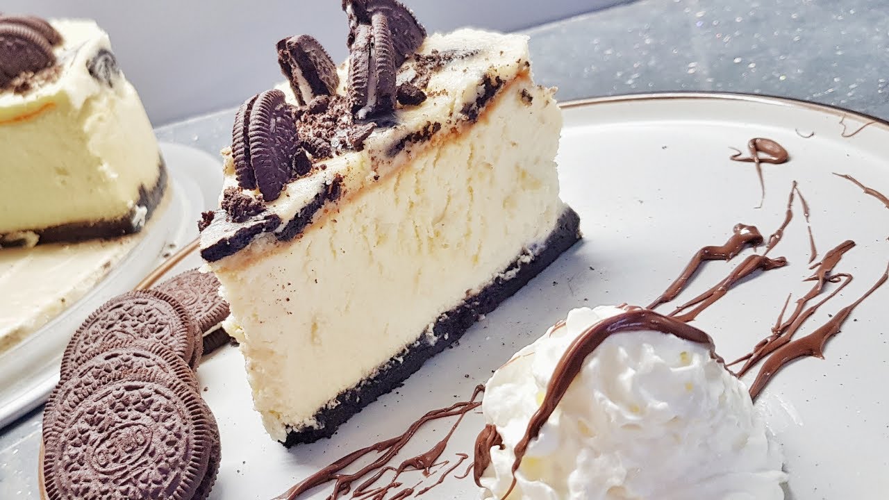 Best Baked Oreo Cheesecake Recipe | MmmYummy