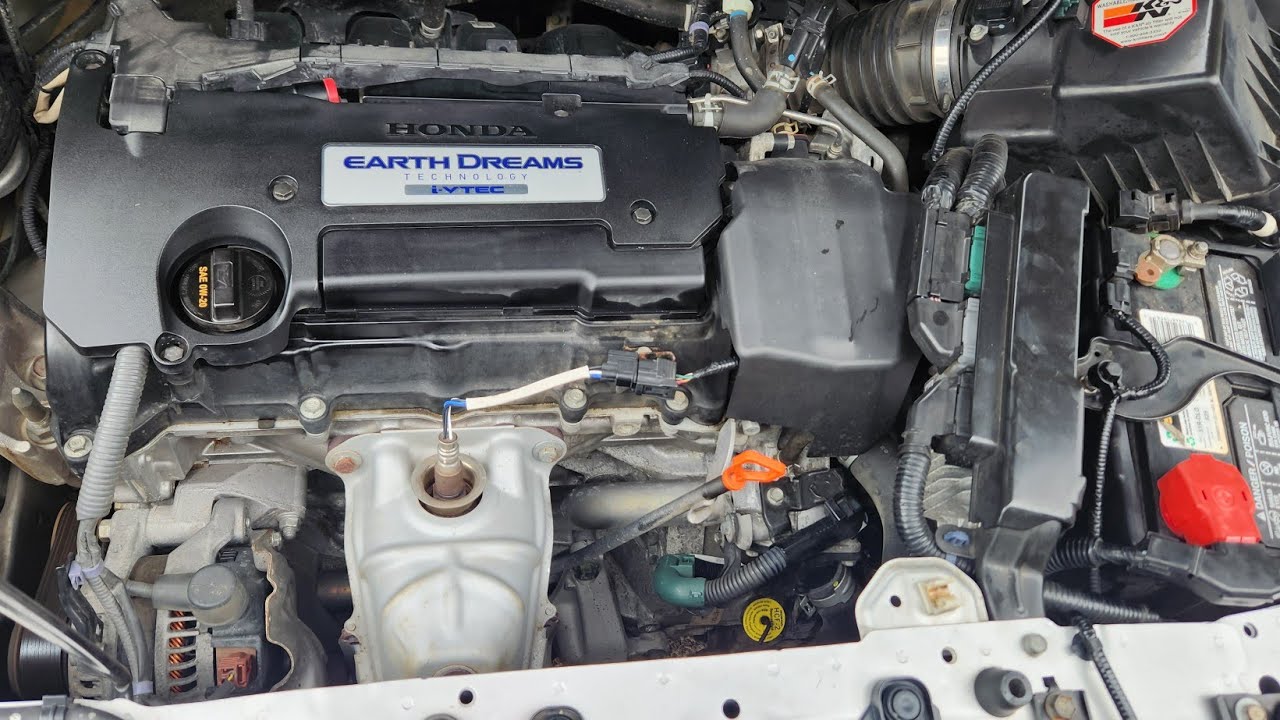 Замена фильтра и жидкости теплообменника Honda CRV AWD CVT 2015 года.