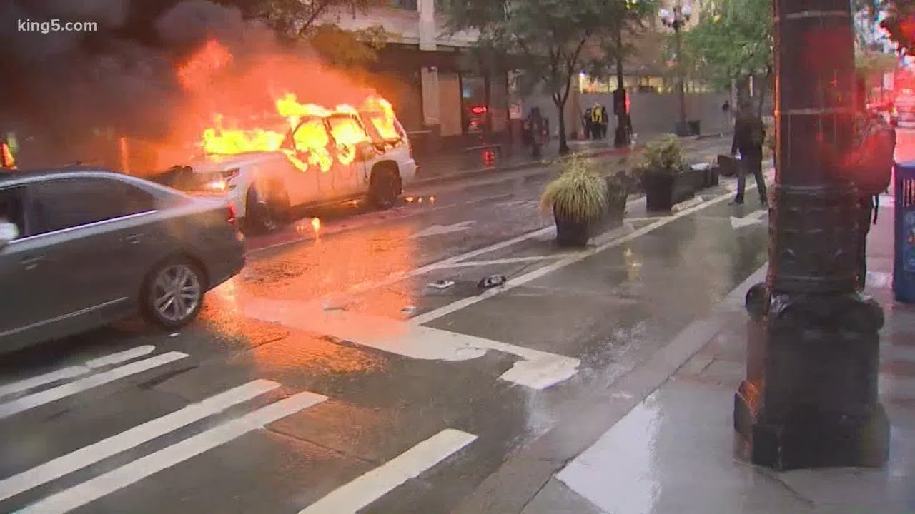 Sunday protests in Seattle stay peaceful, demonstrators loot stores in Bellevue