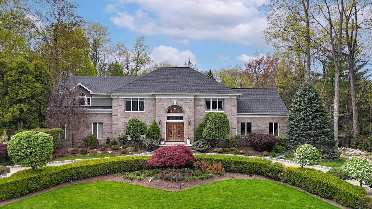 26 Hampshire Rd Mahwah, NJ