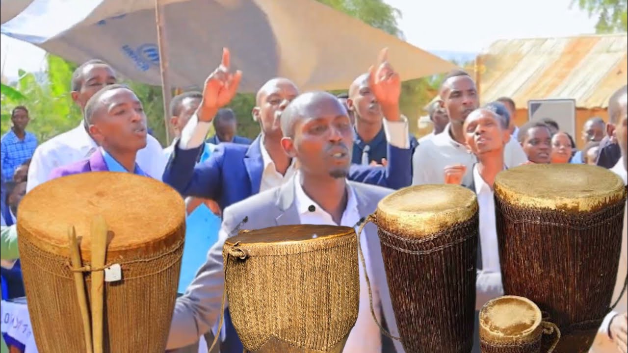 NAKIVALE AMAPENDO HAMWE NINGOMA BIBYAYE UMUNEZERO UDASANZWE HAMWE ABASAZA BARANEZEREWE MANA WEE