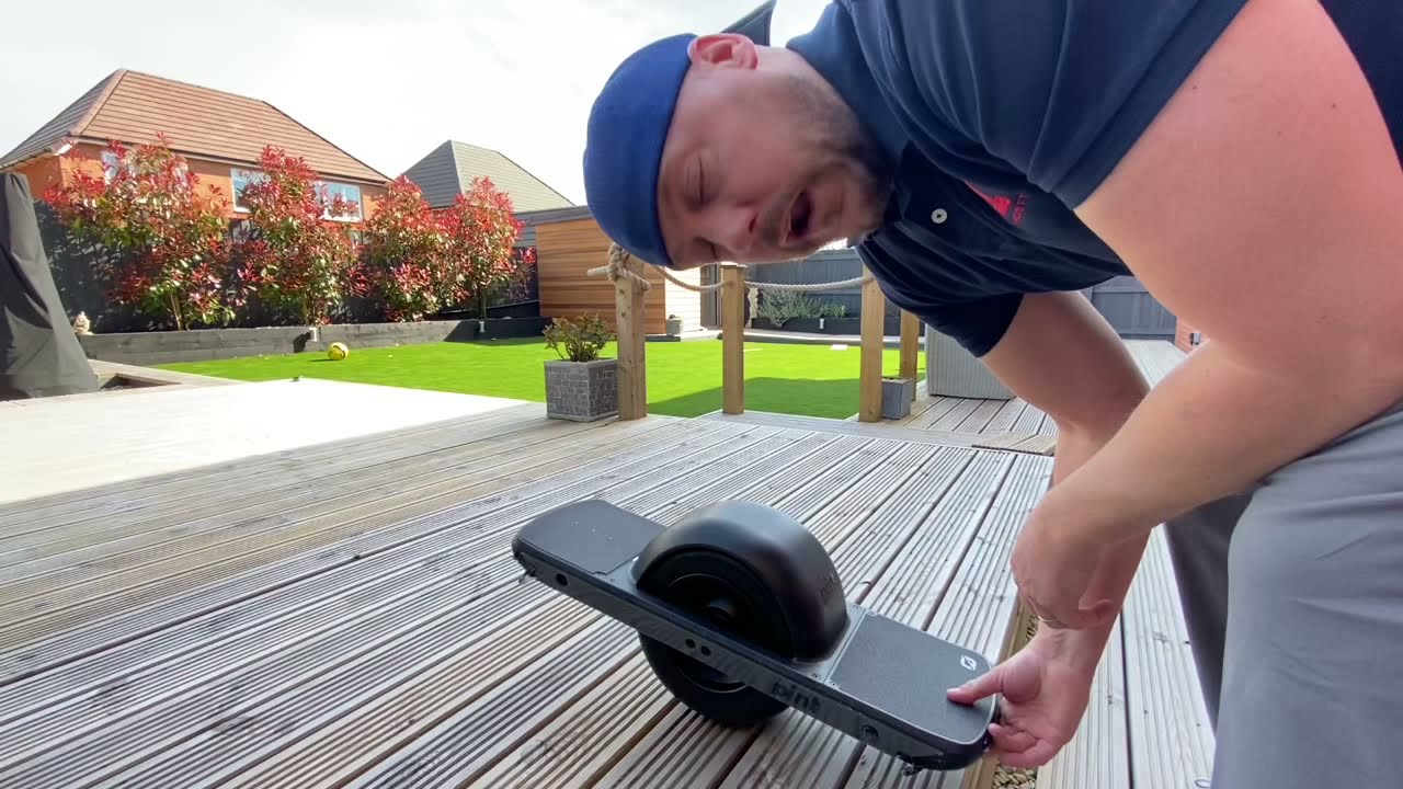 Onewheel practice makes perfect so they say. Isolation garden session. Ride 9